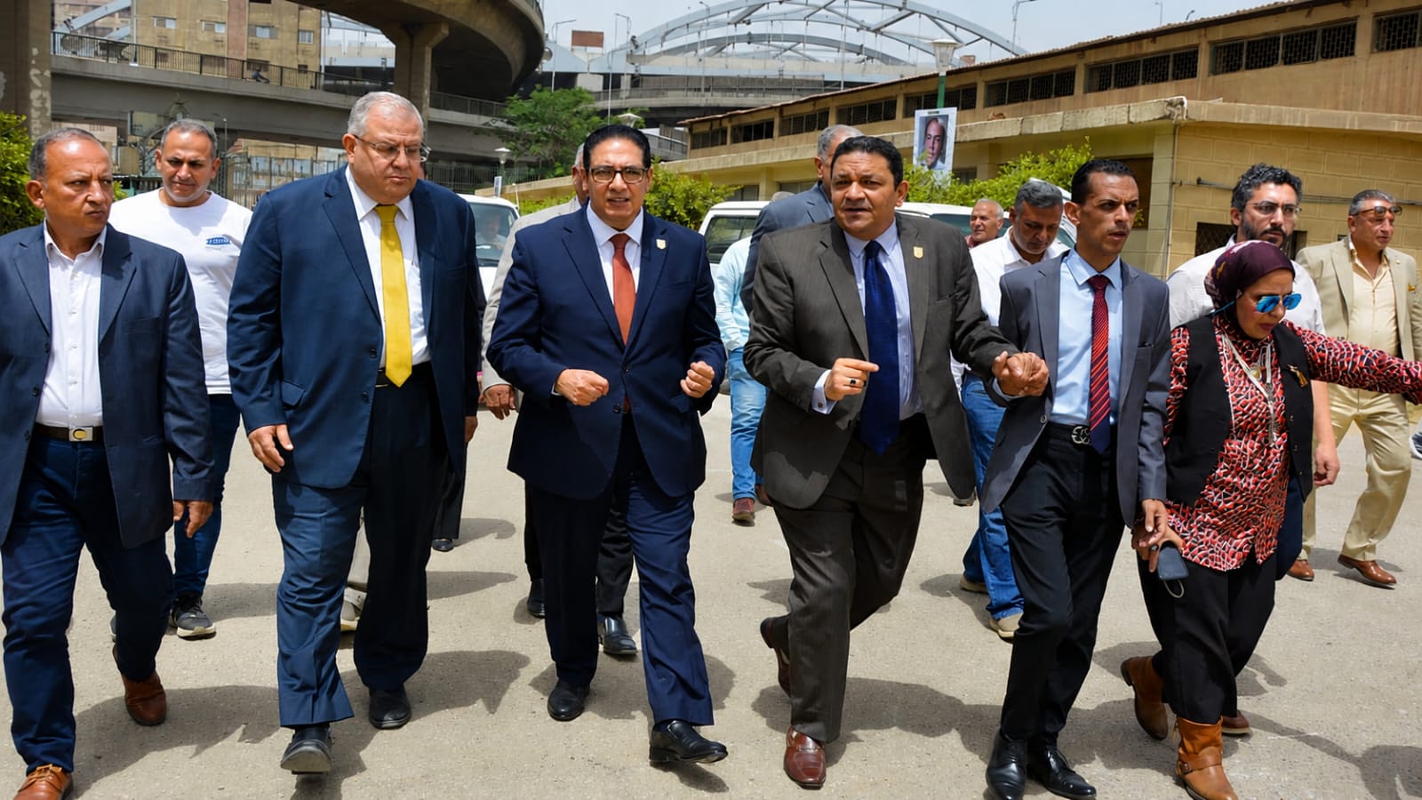  رئيس جامعة القاهرة يتابع تطوير المنشآت الإنتاجية والبحثية بـ«بيطري القاهرة» 