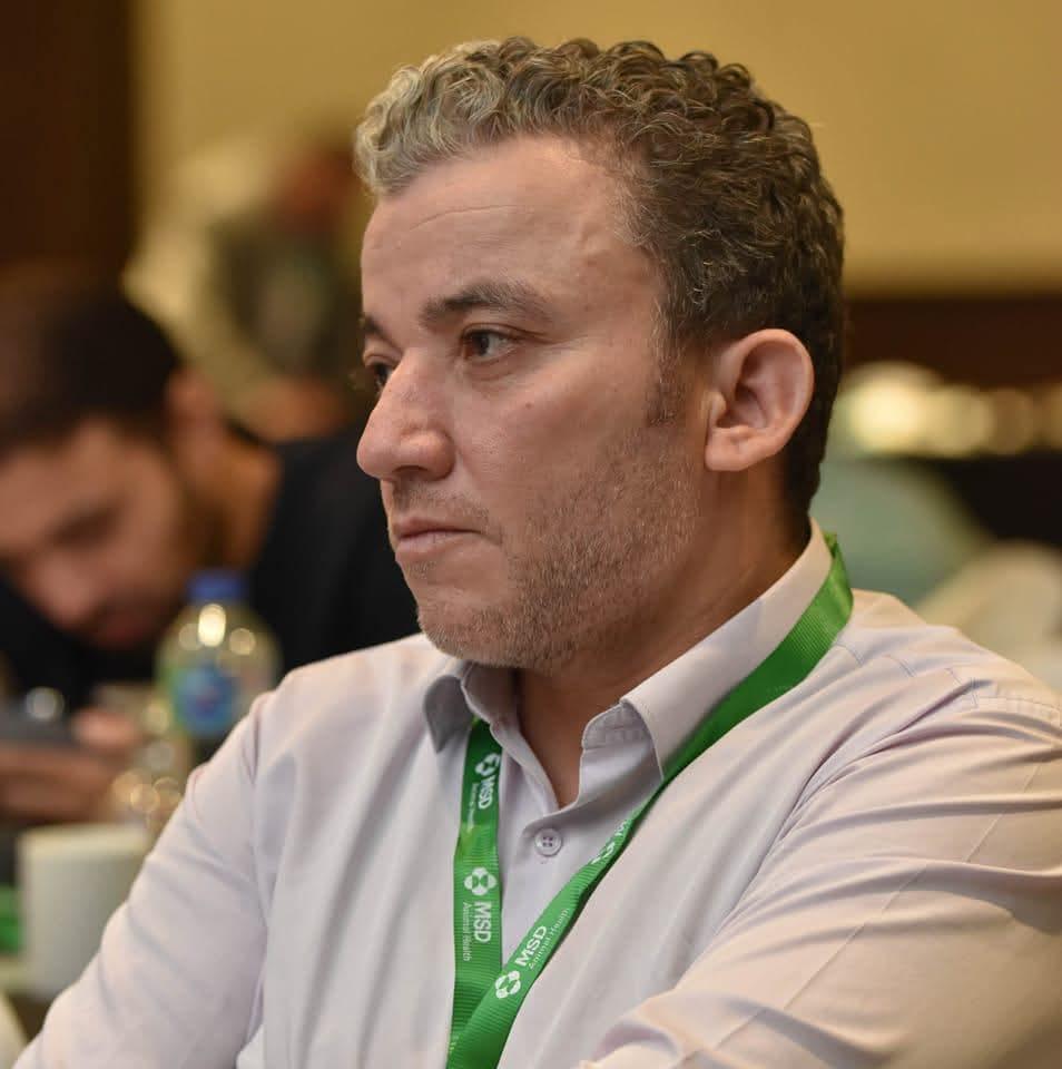 مجلة عالم الدواجن تهنئ الأستاذ الدكتور أحمد خلف بافتتاح عيادة ومعمل 