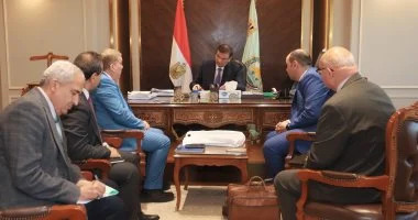 وزير الزراعة يبحث مع رئيس شركة ميفاك زيادة الإنتاجية من اللقاحات البيطرية وزير الزراعة يبحث مع رئيس شركة ميفاك زيادة الإنتاجية من اللقاحات البيطرية